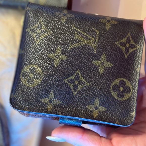 LV Brown Wallet - Picture 3 of 4